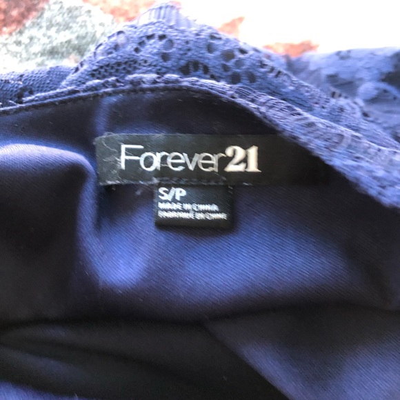 Forever 21 lace mini skirt - Picture 5 of 5